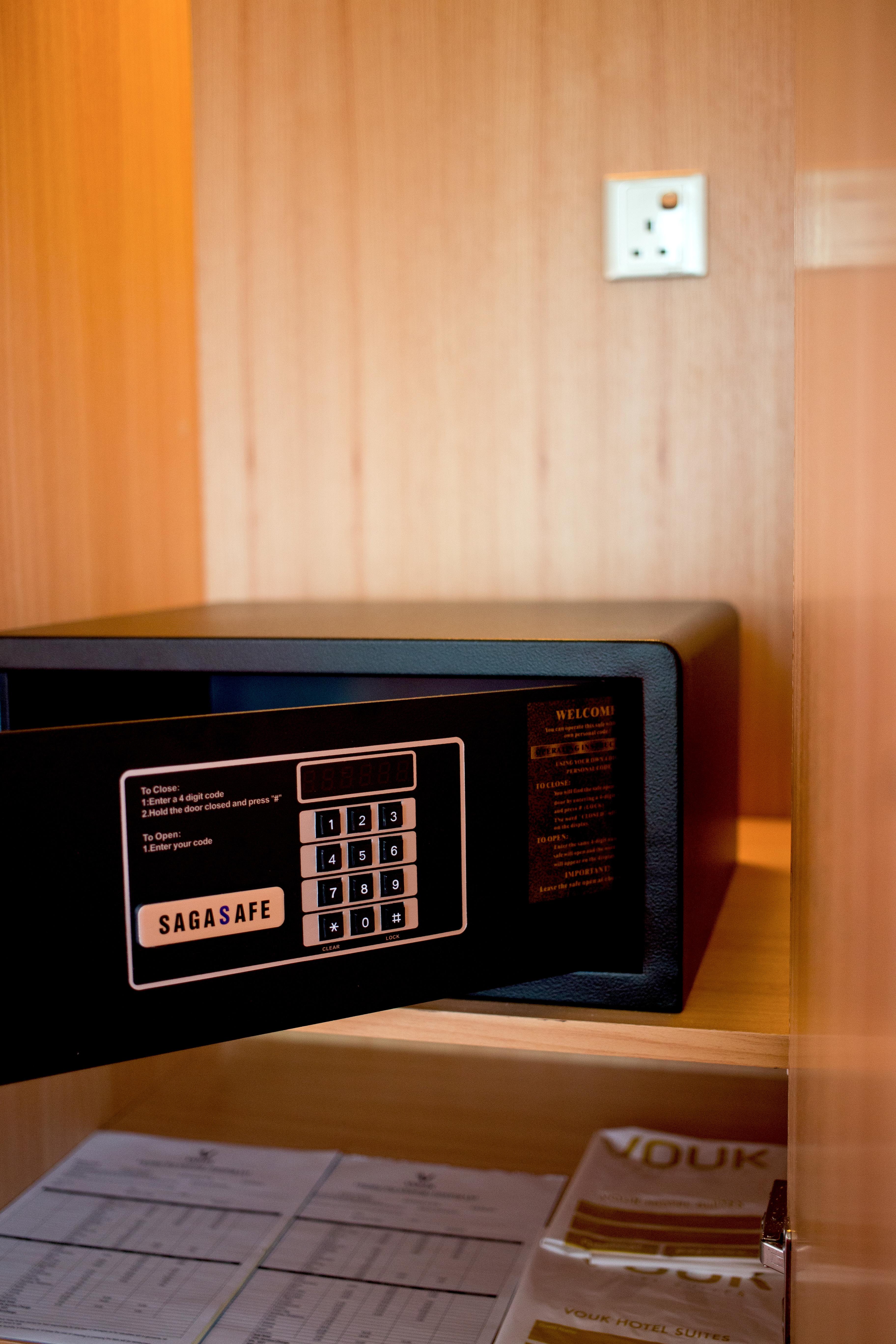 Vouk Hotel Suites, Penang Джорджтаун Экстерьер фото