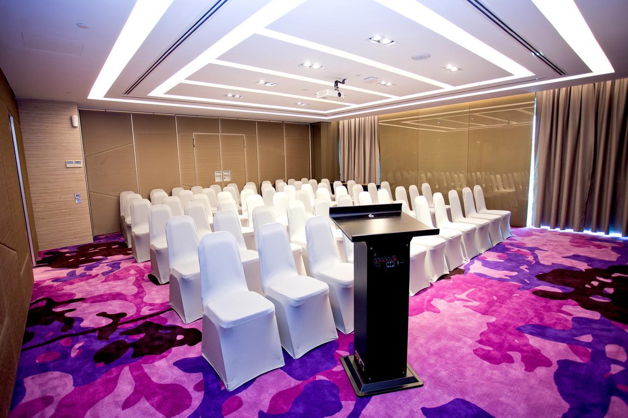 Vouk Hotel Suites, Penang Джорджтаун Экстерьер фото