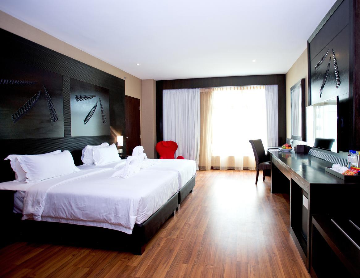 Vouk Hotel Suites, Penang Джорджтаун Экстерьер фото